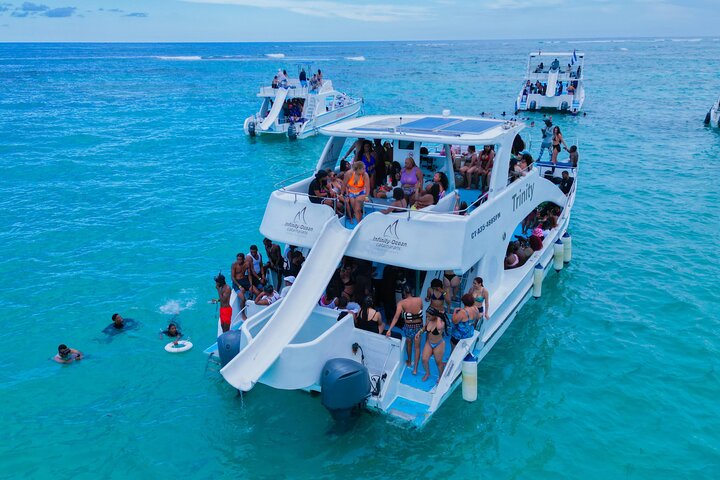 Festbåt med hiphop kun for voksne i Punta Cana med åpen bar og DJ, foto 21 | wizardtrip
