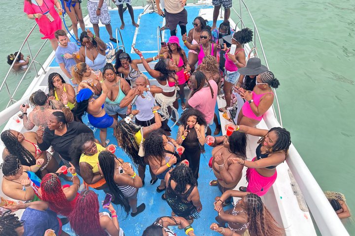 Festbåt med hiphop kun for voksne i Punta Cana med åpen bar og DJ, foto 28 | wizardtrip