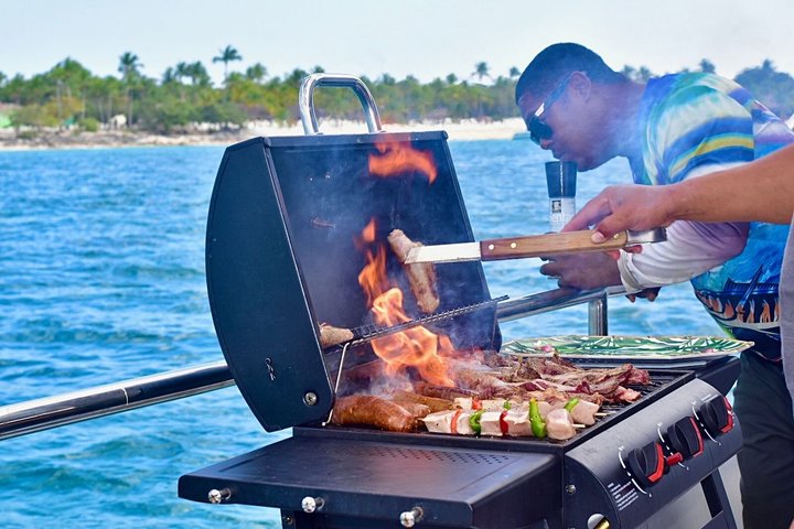 Festbåt med hiphop kun for voksne i Punta Cana med åpen bar og DJ, foto 29 | wizardtrip