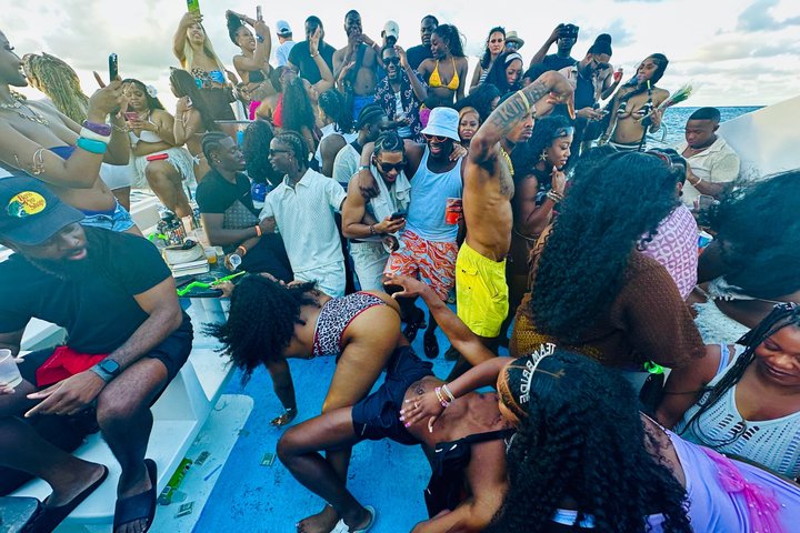 Festbåt med hiphop kun for voksne i Punta Cana med åpen bar og DJ, foto 30 | wizardtrip