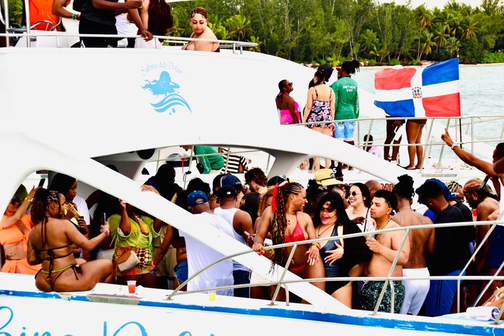 Festbåt med hiphop kun for voksne i Punta Cana med åpen bar og DJ, foto 35 | wizardtrip