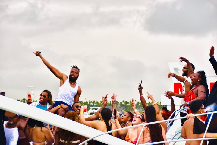 Festbåt med hiphop kun for voksne i Punta Cana med åpen bar og DJ, foto 36 | wizardtrip