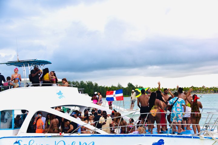 Festbåt med hiphop kun for voksne i Punta Cana med åpen bar og DJ, foto 37 | wizardtrip