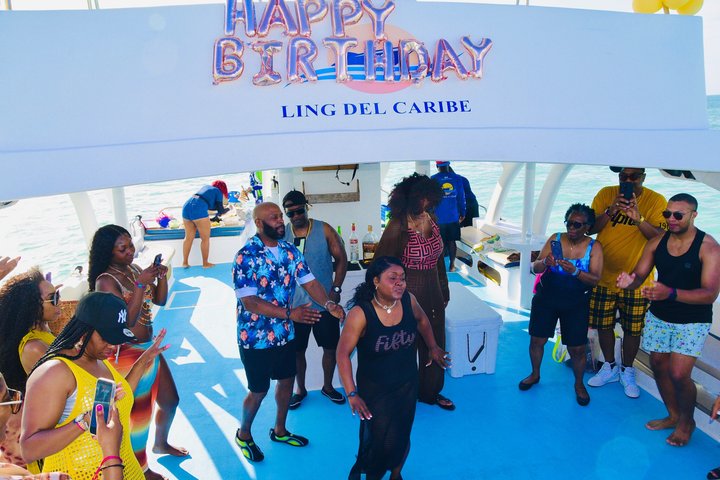 Festbåt med hiphop kun for voksne i Punta Cana med åpen bar og DJ, foto 44 | wizardtrip