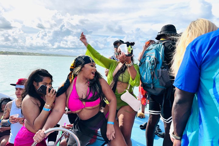 Festbåt med hiphop kun for voksne i Punta Cana med åpen bar og DJ, foto 47 | wizardtrip