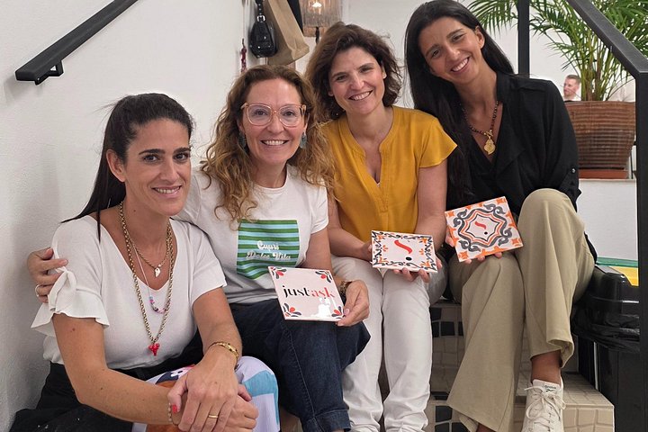 Creatieve tegel-schilderworkshop met cocktails in Porto, Portugal, foto 25 | wizardtrip