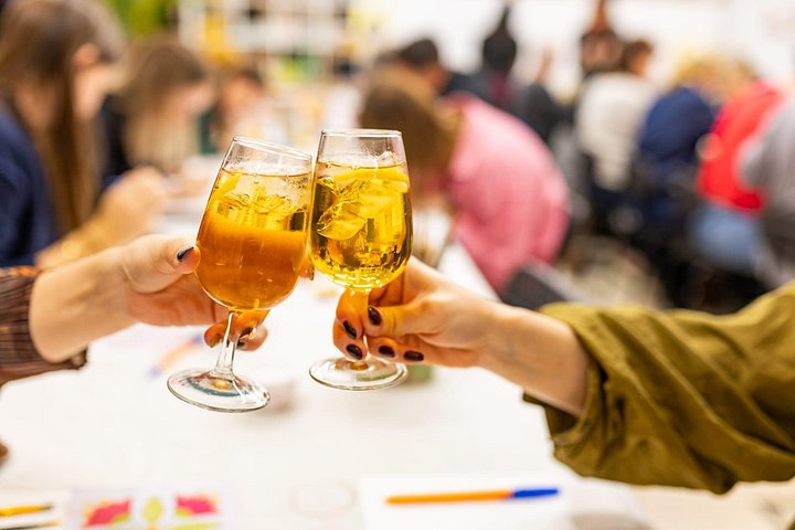 Creatieve tegel-schilderworkshop met cocktails in Porto, Portugal, foto 28 | wizardtrip