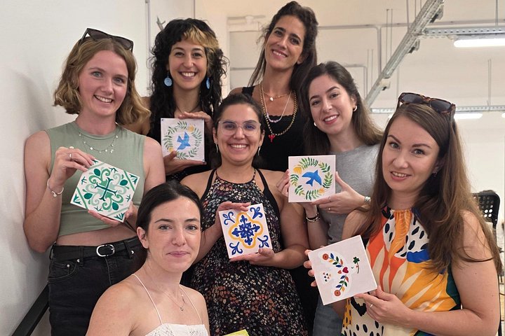 Creatieve tegel-schilderworkshop met cocktails in Porto, Portugal, foto 35 | wizardtrip