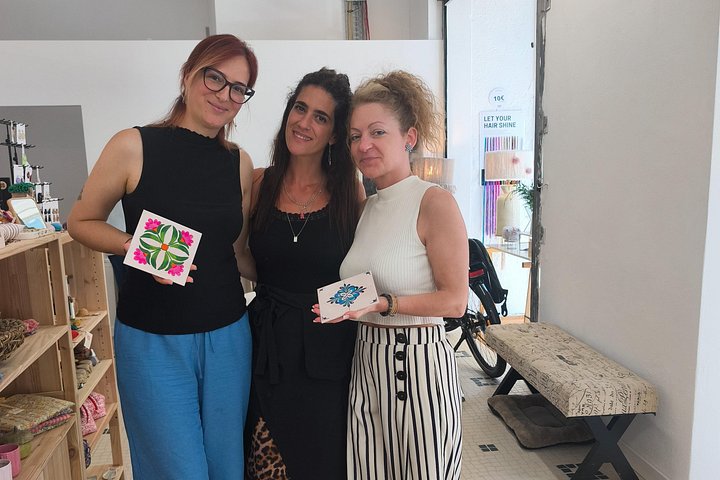 Creatieve tegel-schilderworkshop met cocktails in Porto, Portugal, foto 39 | wizardtrip