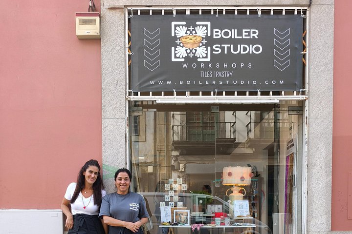 Creatieve tegel-schilderworkshop met cocktails in Porto, Portugal, foto 45 | wizardtrip
