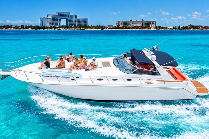 Noleggio di yacht privato di lusso a Cancun per esplorare il Mar dei Caraibi e le isole vicine, foto 8 | wizardtrip