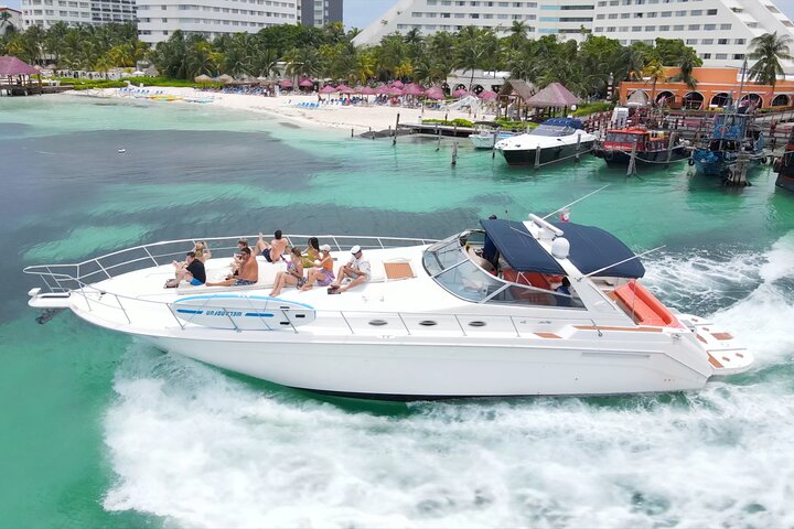 Noleggio di yacht privato di lusso a Cancun per esplorare il Mar dei Caraibi e le isole vicine, foto 10 | wizardtrip