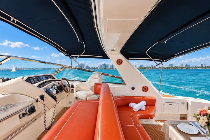 Noleggio di yacht privato di lusso a Cancun per esplorare il Mar dei Caraibi e le isole vicine, foto 11 | wizardtrip