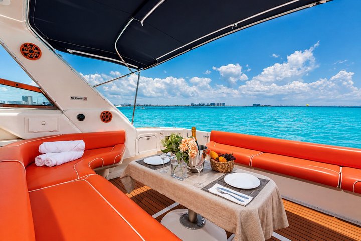 Noleggio di yacht privato di lusso a Cancun per esplorare il Mar dei Caraibi e le isole vicine, foto 12 | wizardtrip
