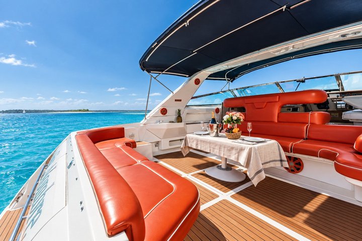 Noleggio di yacht privato di lusso a Cancun per esplorare il Mar dei Caraibi e le isole vicine, foto 14 | wizardtrip