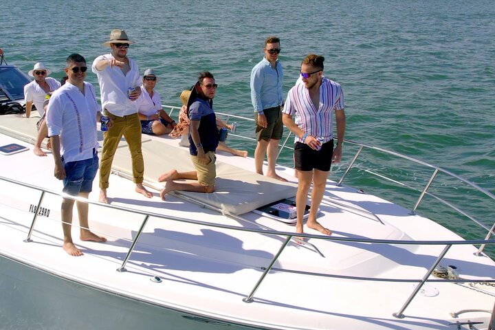 Noleggio di yacht privato di lusso a Cancun per esplorare il Mar dei Caraibi e le isole vicine, foto 26 | wizardtrip