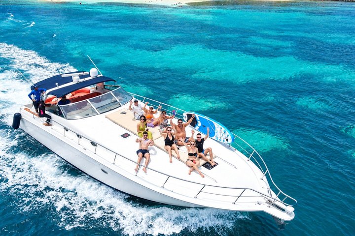 Noleggio di yacht privato di lusso a Cancun per esplorare il Mar dei Caraibi e le isole vicine, foto 30 | wizardtrip