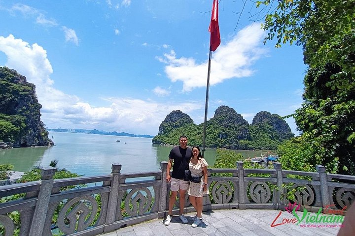 A scenic day tour of Halong Bay, Vietnam, featuring limestone karsts, emerald waters, and traditional boats, photo 48 | wizardtrip