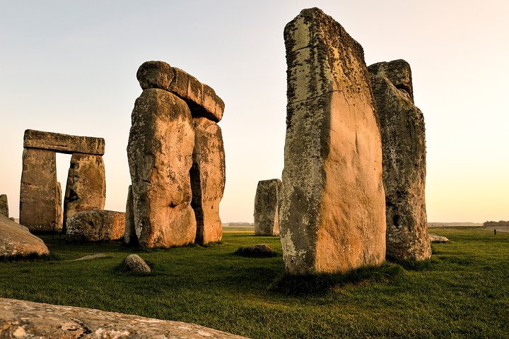 Stonehenge & Bath Day Trip from London | wizardtrip