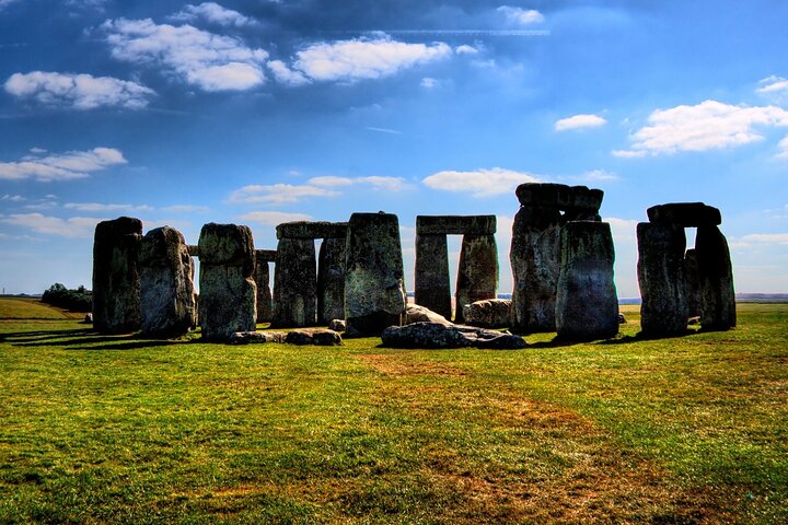 Full-day tour from London to Stonehenge and Windsor Castle, featuring ancient history and royal residences, photo 7 | wizardtrip
