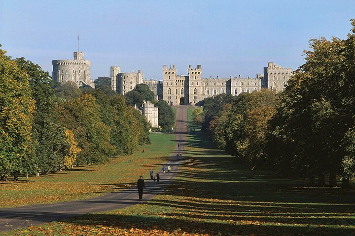 Full-day tour from London to Stonehenge and Windsor Castle, featuring ancient history and royal residences, photo 11 | wizardtrip