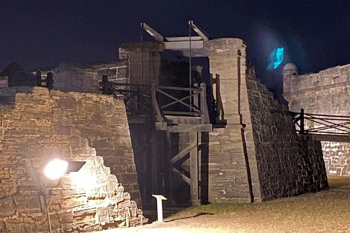Spökrundtur i St. Augustine: En Spöklik Upplevelse | wizardtrip