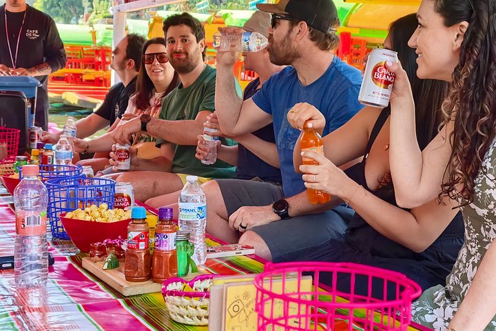 Profitez d'une excursion en bateau traditionnelle dans les anciens canaux de Xochimilco, Mexico, avec nourriture, boissons et activités culturelles, photo 11 | wizardtrip