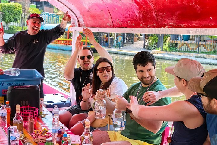 Profitez d'une excursion en bateau traditionnelle dans les anciens canaux de Xochimilco, Mexico, avec nourriture, boissons et activités culturelles, photo 26 | wizardtrip
