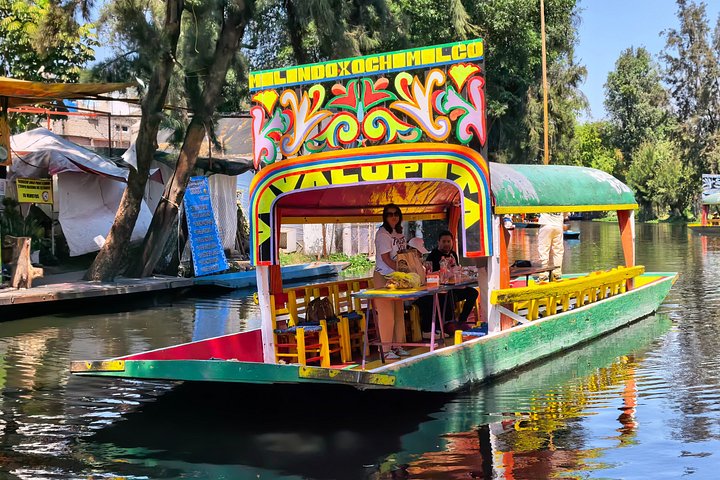 Profitez d'une excursion en bateau traditionnelle dans les anciens canaux de Xochimilco, Mexico, avec nourriture, boissons et activités culturelles, photo 28 | wizardtrip