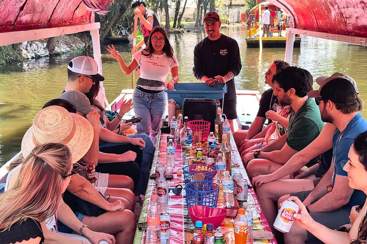 Profitez d'une excursion en bateau traditionnelle dans les anciens canaux de Xochimilco, Mexico, avec nourriture, boissons et activités culturelles, photo 29 | wizardtrip