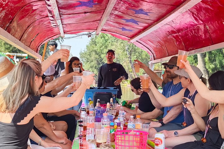 Profitez d'une excursion en bateau traditionnelle dans les anciens canaux de Xochimilco, Mexico, avec nourriture, boissons et activités culturelles, photo 48 | wizardtrip