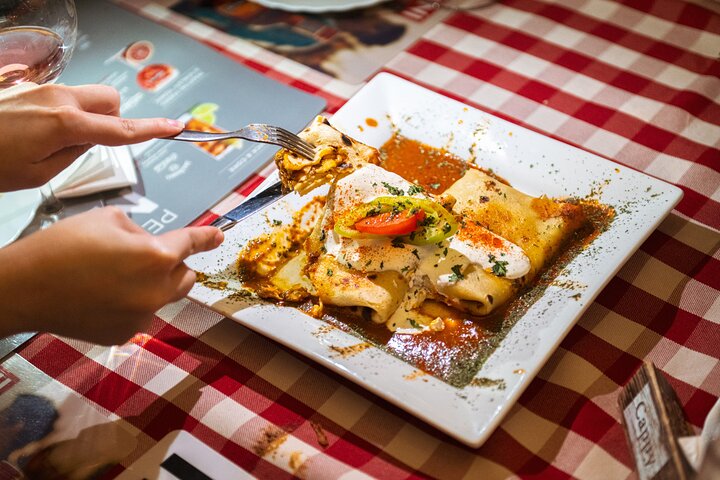 Budapest Food Tour bei Nacht mit Wein, kleine Gruppe & lokaler Guide | wizardtrip