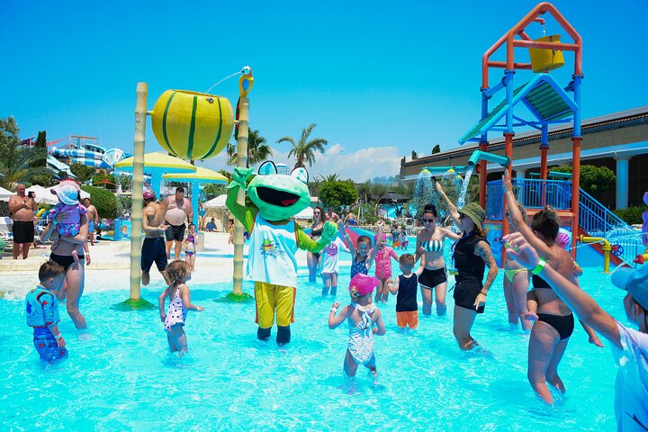 Découvrez des toboggans aquatiques palpitants et du plaisir en famille au Parc Aquatique Aphrodite de Paphos, Chypre, photo 28 | wizardtrip