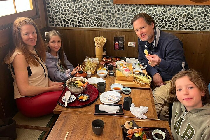 Kyoto food tour through Gion and Pontocho, featuring traditional Japanese dishes and nightlife, photo 18 | wizardtrip