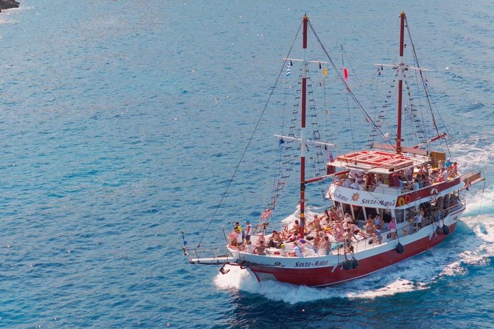 Een houten bootcruise langs Griekse eilanden, met zwemmen en dolfijnen spotten, foto 6 | wizardtrip