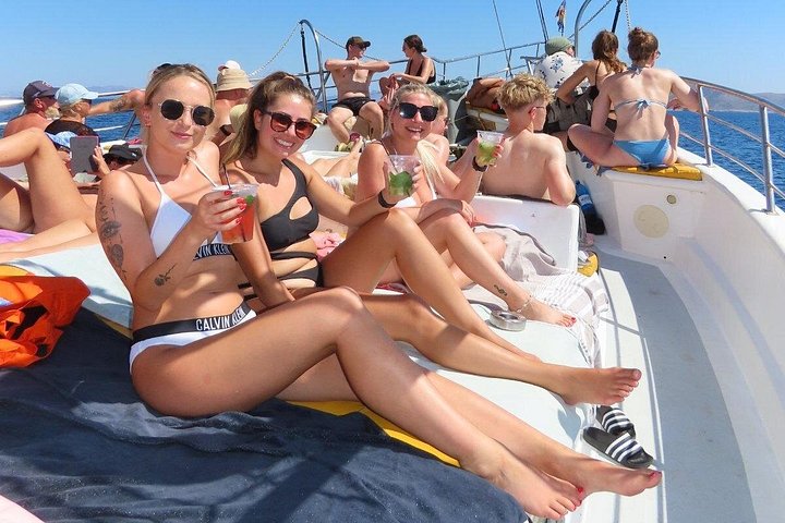 Een houten bootcruise langs Griekse eilanden, met zwemmen en dolfijnen spotten, foto 10 | wizardtrip