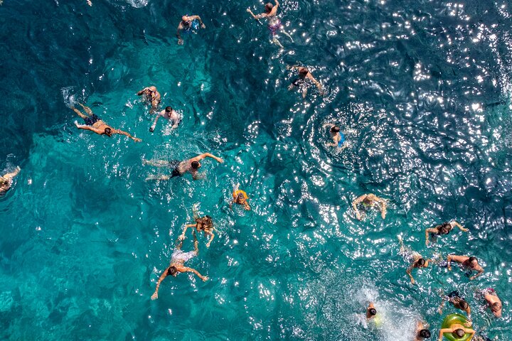 Cruzeiro de luxo em barco explorando ilhas e nadando em águas cristalinas perto de Kos, foto 7 | wizardtrip