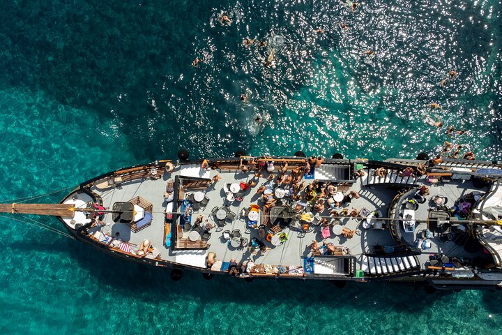 Cruzeiro de luxo em barco explorando ilhas e nadando em águas cristalinas perto de Kos, foto 12 | wizardtrip