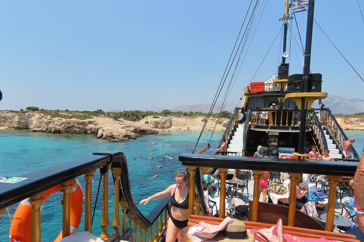 Cruzeiro de luxo em barco explorando ilhas e nadando em águas cristalinas perto de Kos, foto 13 | wizardtrip