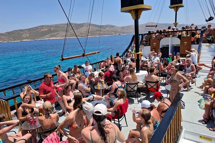 Cruzeiro de luxo em barco explorando ilhas e nadando em águas cristalinas perto de Kos, foto 16 | wizardtrip