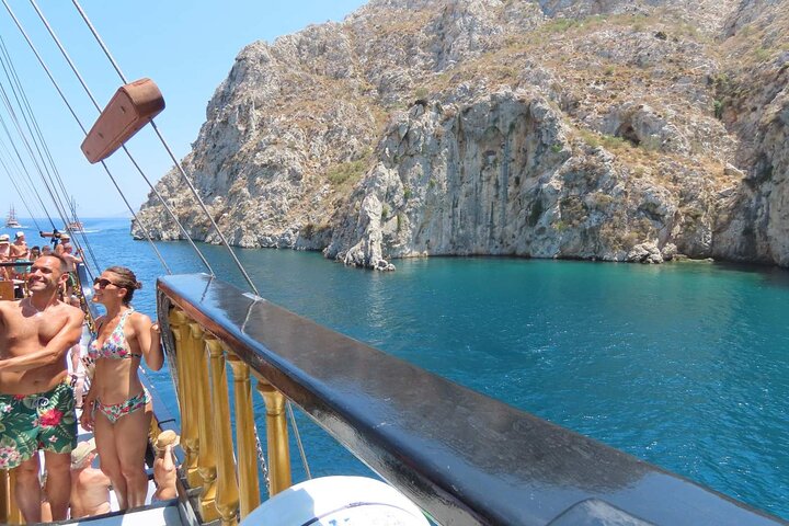 Cruzeiro de luxo em barco explorando ilhas e nadando em águas cristalinas perto de Kos, foto 18 | wizardtrip