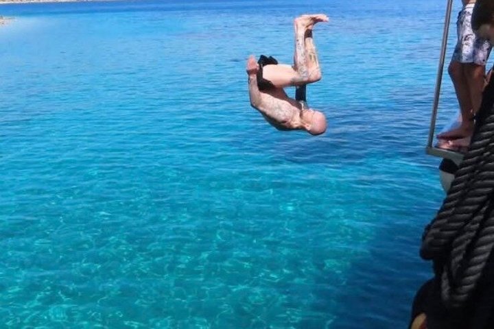 Cruzeiro de luxo em barco explorando ilhas e nadando em águas cristalinas perto de Kos, foto 32 | wizardtrip