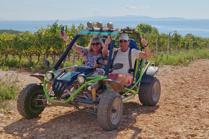 Experimente um emocionante safari buggy pelas paisagens cênicas de Korcula, desfrutando de comida e vinho locais, foto 12 | wizardtrip