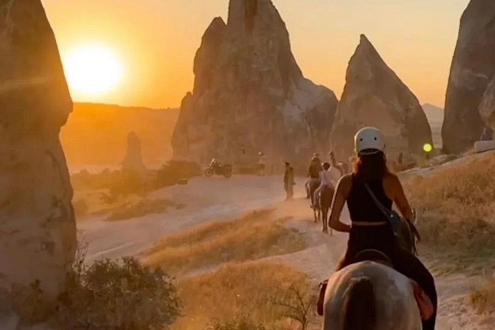 Passeio a cavalo pelos deslumbrantes vales e formações rochosas da Capadócia, Turquia, foto 13 | wizardtrip