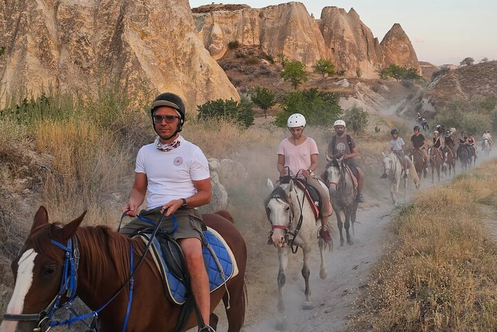 Passeio a cavalo pelos deslumbrantes vales e formações rochosas da Capadócia, Turquia, foto 14 | wizardtrip