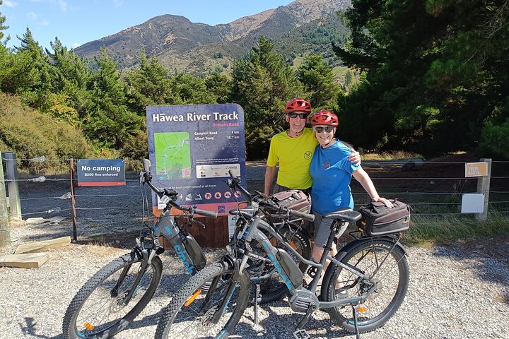 Genieße eine malerische Radtour durch die wunderschönen Landschaften von Wanaka und Hawea, radle entlang von Flüssen und Seen, Foto 13 | wizardtrip