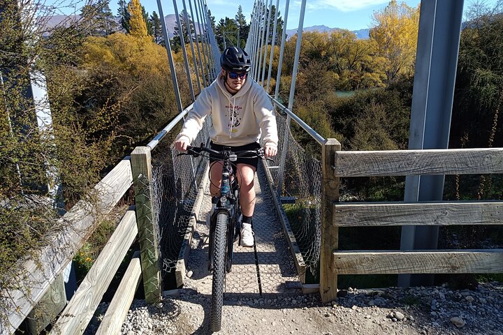 Genieße eine malerische Radtour durch die wunderschönen Landschaften von Wanaka und Hawea, radle entlang von Flüssen und Seen, Foto 14 | wizardtrip