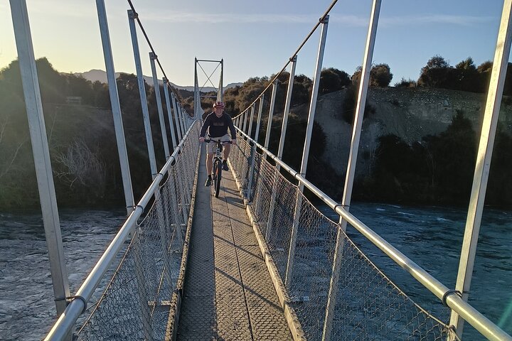 Genieße eine malerische Radtour durch die wunderschönen Landschaften von Wanaka und Hawea, radle entlang von Flüssen und Seen, Foto 15 | wizardtrip
