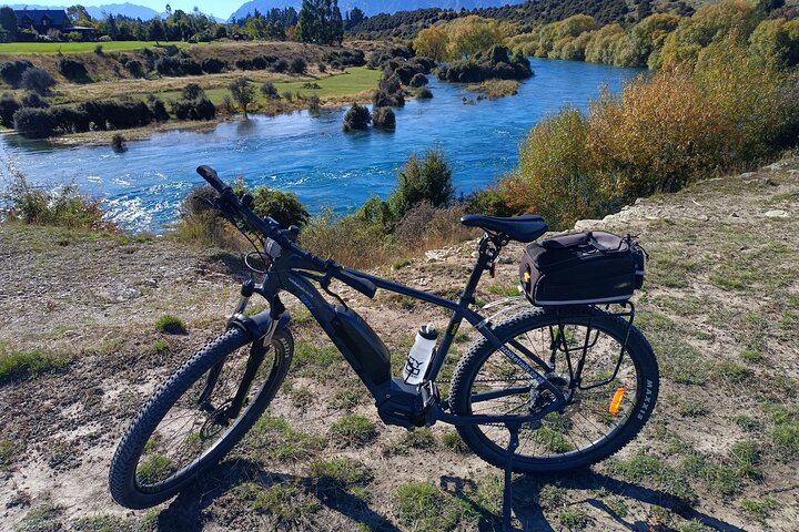 Genieße eine malerische Radtour durch die wunderschönen Landschaften von Wanaka und Hawea, radle entlang von Flüssen und Seen, Foto 17 | wizardtrip