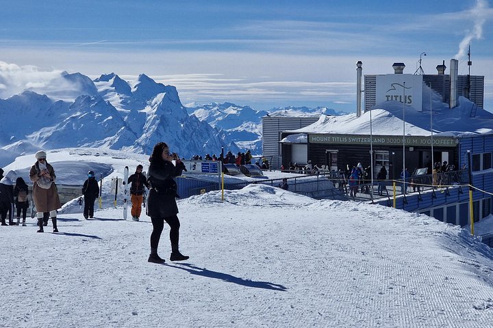 Heldagstur till Titlis och Luzern från Zürich, med snöklädda berg och linbanor, foto 7 | wizardtrip